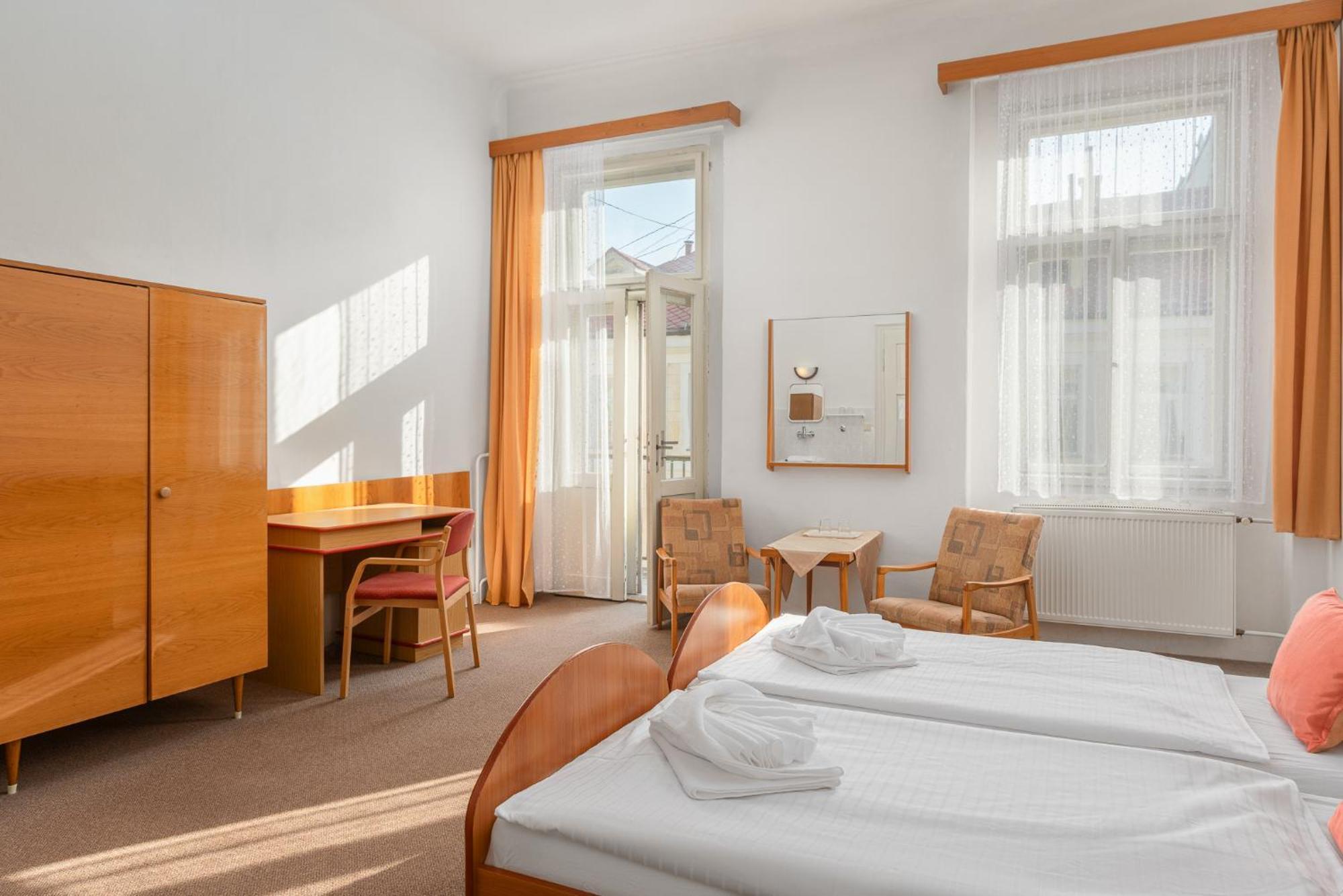 Otava - Vedlejsi Budova Frantiskovy Lazne Exterior foto
