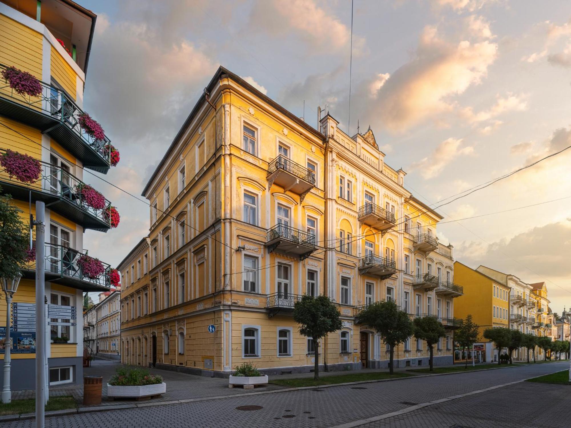 Otava - Vedlejsi Budova Frantiskovy Lazne Exterior foto